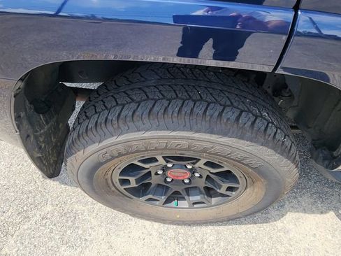 Used 2023 Toyota 4Runner TRD Off-Road Premium w/ Off Road Premium Plus Package AWD/4WD image 15