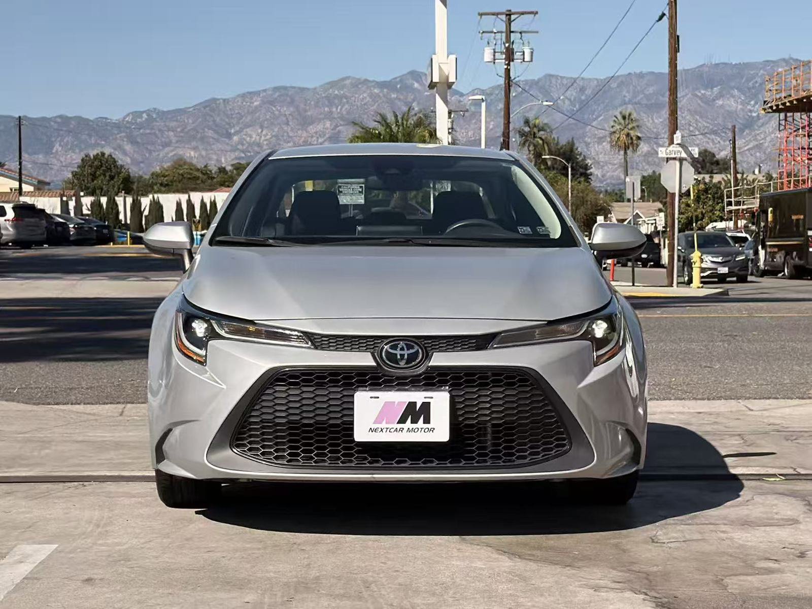 Used 2020 Toyota Corolla LE FWD image 3