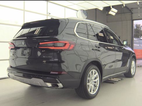 Used 2023 BMW X5 xDrive40i image 2