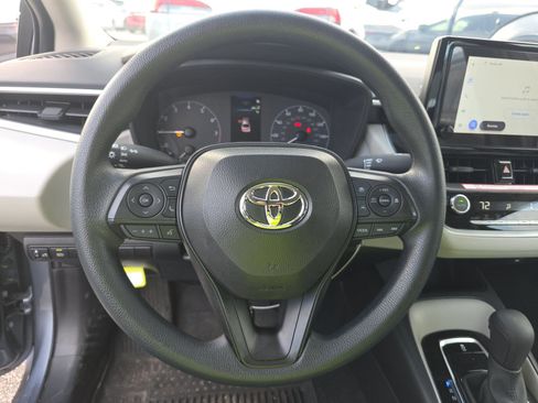 Used 2025 Toyota Corolla LE image 8