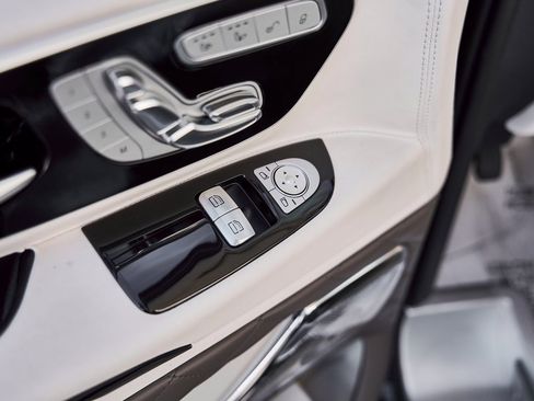 Used 2021 Mercedes-Benz Metris Passenger w/ Premium Safety Package image 36