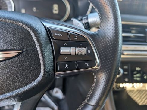Used 2025 Genesis G70 2.5T image 20