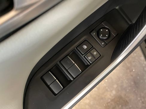 Used 2021 Toyota RAV4 Limited AWD/4WD image 15