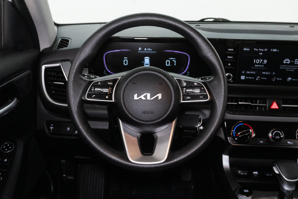 Used 2024 Kia Seltos LX AWD/4WD image 14