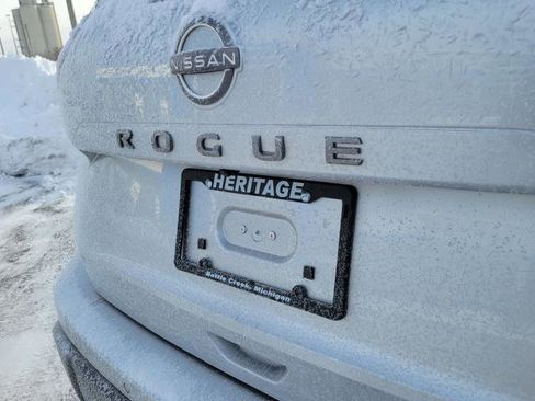 Used 2024 Nissan Rogue S image 26