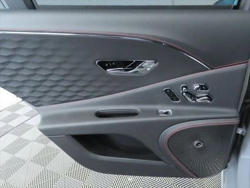 New 2025 Bentley Flying Spur Plug-In Hybrid image 28