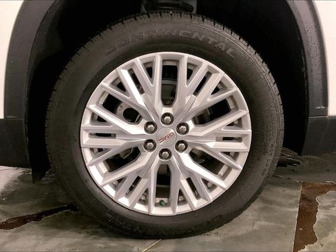 Used 2026 GMC Acadia Elevation w/ Elevation Premium Package FWD image 9