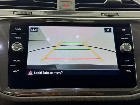 Used 2023 Volkswagen Tiguan SE FWD image 13