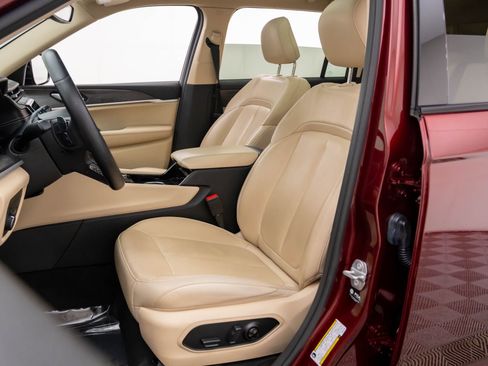 Used 2021 Jeep Grand Cherokee L Limited image 15