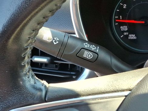Used 2020 Chevrolet Equinox LT image 23