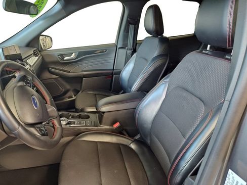 Used 2025 Ford Escape ST-Line Select AWD/4WD image 9
