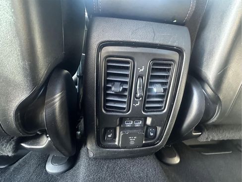 Used 2024 Dodge Durango GT image 37