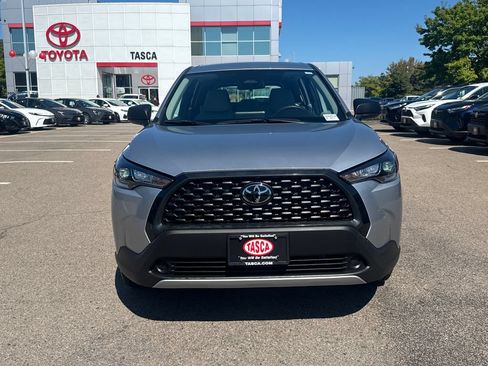 Used 2024 Toyota Corolla Cross L AWD/4WD image 2