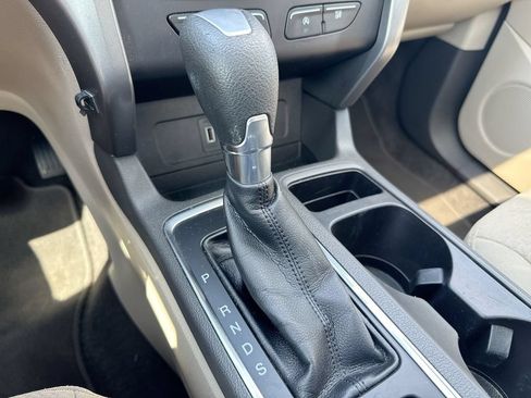 Used 2017 Ford Escape SE w/ Equipment Group 201A FWD image 18