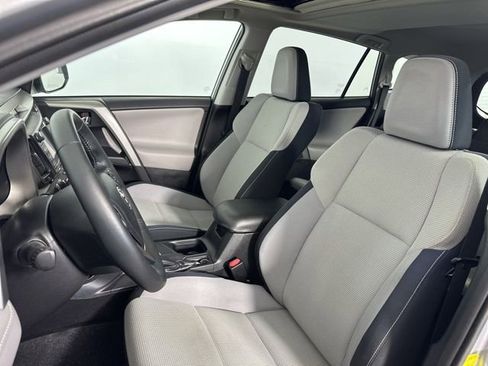 Used 2016 Toyota RAV4 XLE AWD/4WD image 13