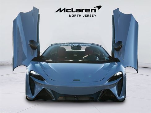 Used 2025 McLaren Artura Spider image 29