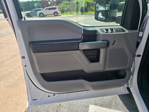 Used 2017 Ford F250 XLT w/ XLT Value Package RWD image 15
