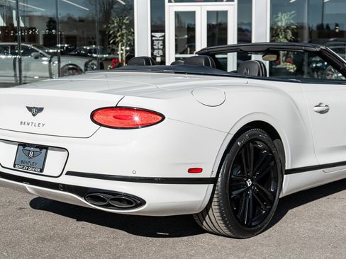 Used 2022 Bentley Continental GT image 13