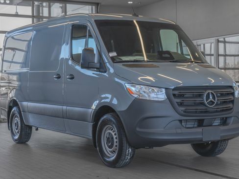 Used 2025 Mercedes-Benz Sprinter 2500 image 21