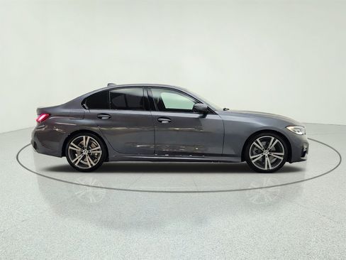 Used 2020 BMW 330i Sedan w/ M Sport Package RWD image 4