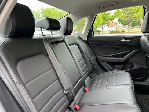 Used 2021 Volkswagen Jetta SE FWD image 20