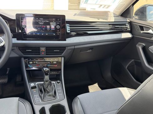 New 2026 Volkswagen Jetta SE FWD image 22