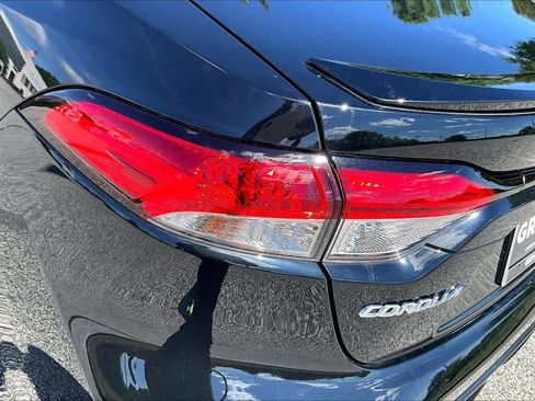 Used 2023 Toyota Corolla SE w/ SE Premium Package FWD image 29