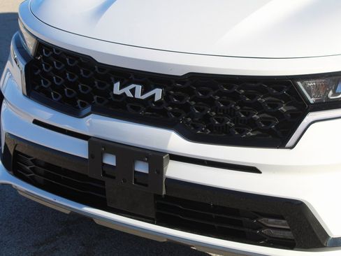 Used 2023 Kia Sorento EX image 5