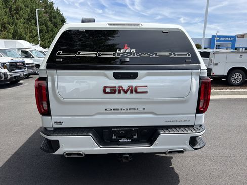 Used 2023 GMC Sierra 1500 Denali w/ Technology Package AWD/4WD image 9