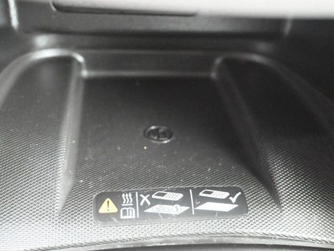 Used 2019 Chevrolet Equinox Premier image 32