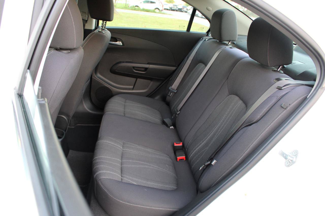 Used 2018 Chevrolet Sonic LT FWD image 31