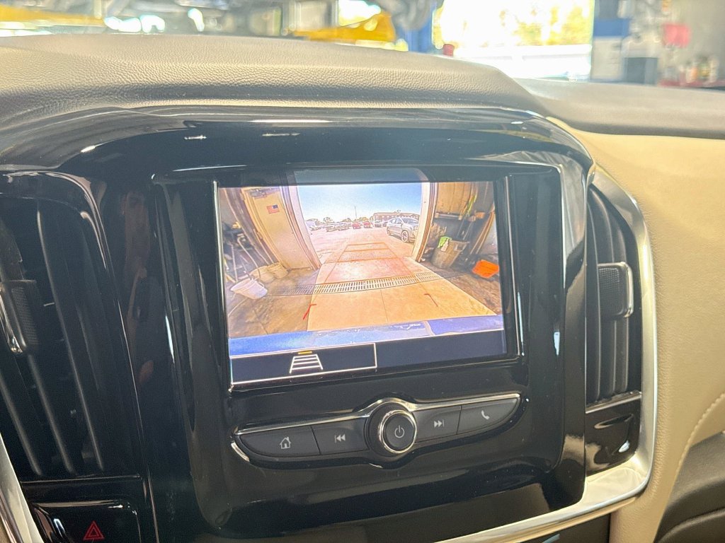 Used 2023 Chevrolet Traverse LS w/ Safety Package AWD/4WD image 14