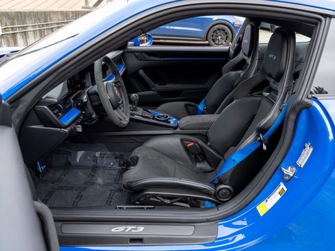 Used 2026 Porsche 911 GT3 RWD image 29