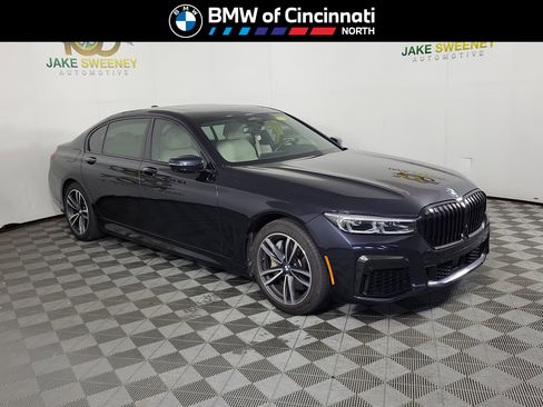 Used 2022 BMW 750i xDrive w/ M Sport Package AWD/4WD image 1