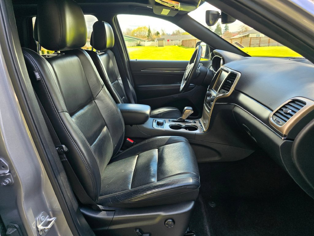Used 2017 Jeep Grand Cherokee Limited w/ Luxury Group II AWD/4WD image 22