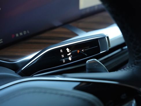 New 2026 Cadillac Escalade ESV Platinum Sport w/ LPO, ONYX Package image 14