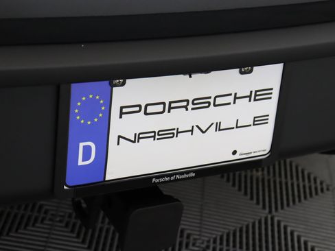 Used 2025 Porsche Macan image 43