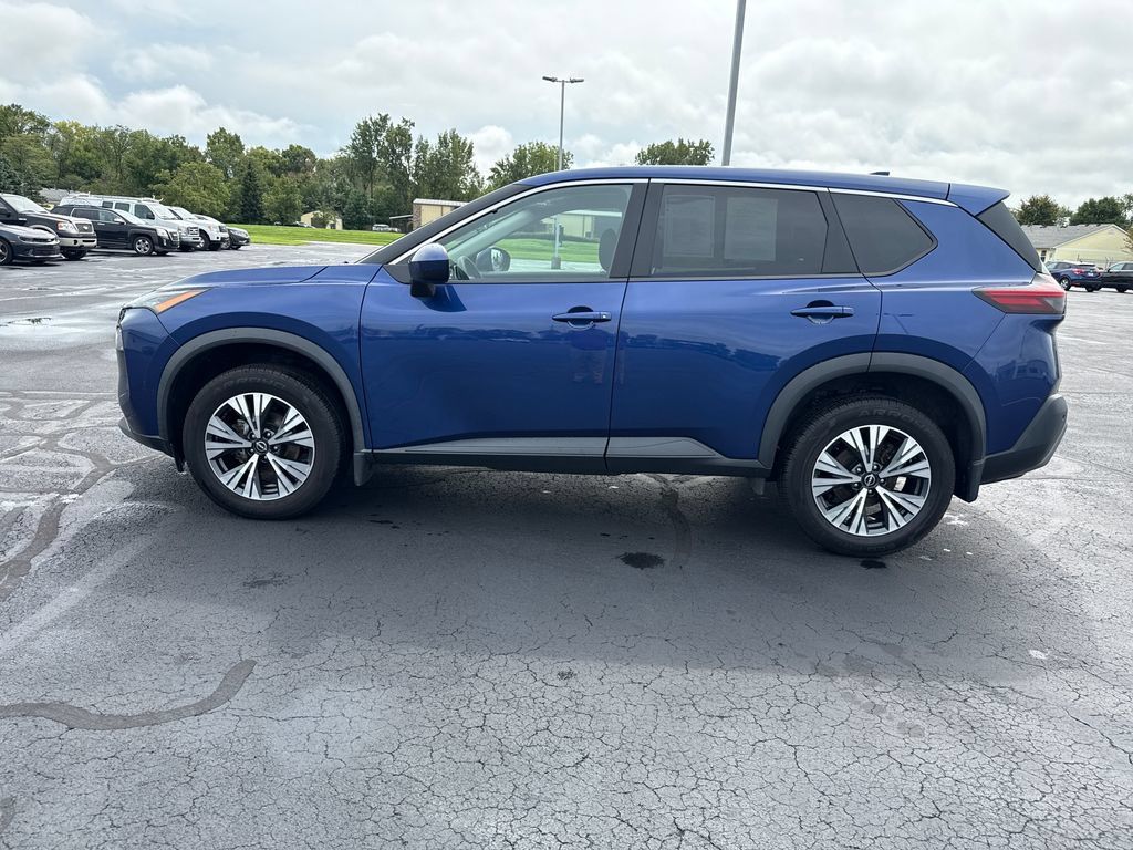 Used 2023 Nissan Rogue SV AWD/4WD image 5