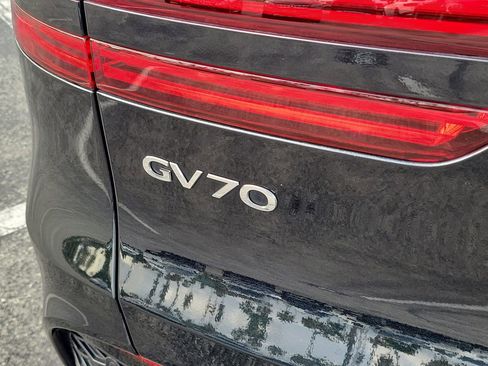 Used 2022 Genesis GV70 2.5T w/ Advanced Package AWD/4WD image 7