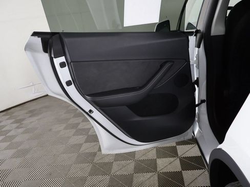 Used 2023 Tesla Model Y Long Range AWD/4WD image 28