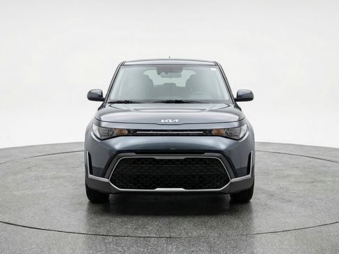 Used 2025 Kia Soul LX w/ LX Technology Package image 2