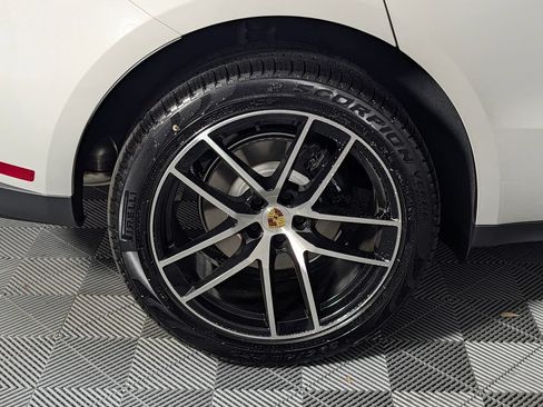 New 2026 Porsche Macan AWD/4WD image 13