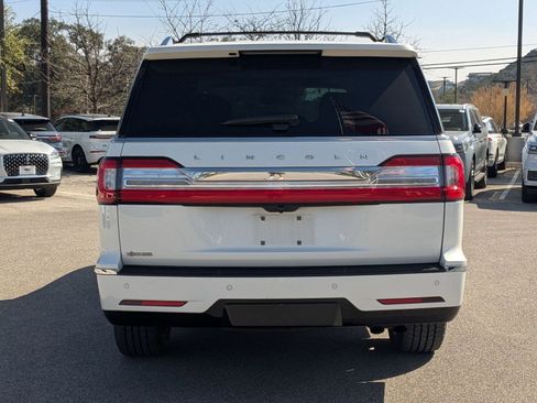 Used 2021 Lincoln Navigator L Reserve image 4
