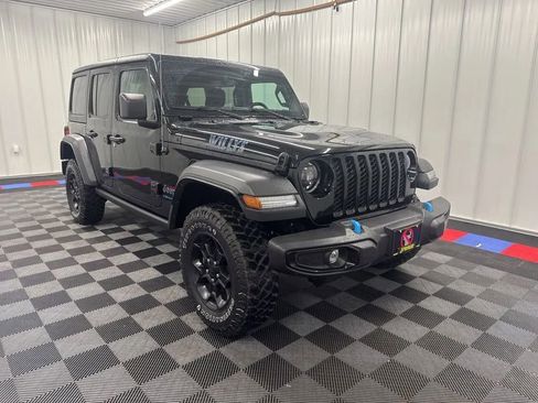 Used 2023 Jeep Wrangler Unlimited w/ Cold Weather Group AWD/4WD image 2