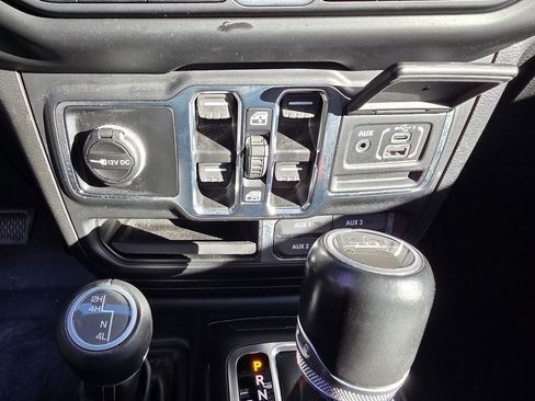 Used 2021 Jeep Gladiator Overland image 23