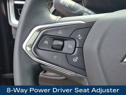 Used 2025 Chevrolet TrailBlazer LT w/ Convenience Package AWD/4WD image 7