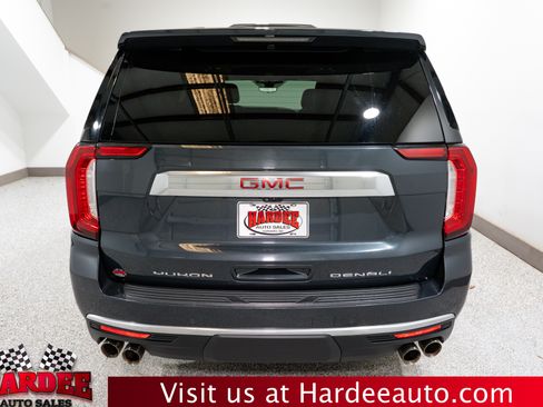Used 2021 GMC Yukon XL Denali w/ Denali Premium Package image 4