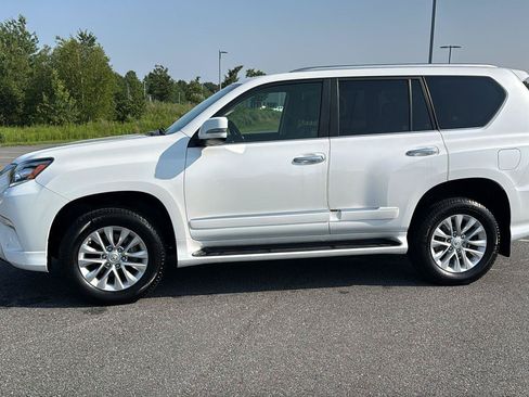 Used 2017 Lexus GX 460 Premium w/ Premium Package AWD/4WD image 12