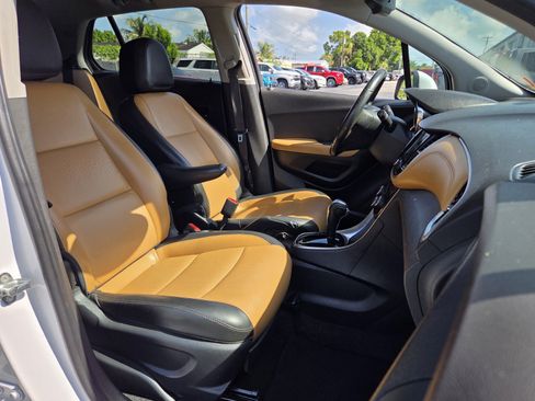 Used 2018 Chevrolet Trax Premier FWD image 18