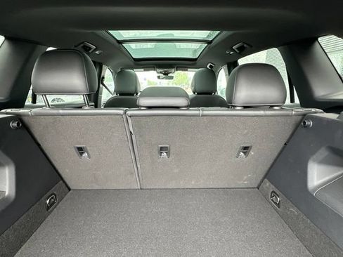 Certified 2025 Volkswagen Tiguan SE R-Line AWD/4WD image 17